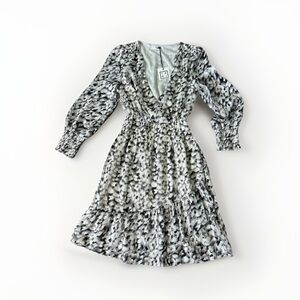T H M L  Anthropology  Long Smocked Cuff Sleeve Size XS‎ Wrap Top Ruffle Hem